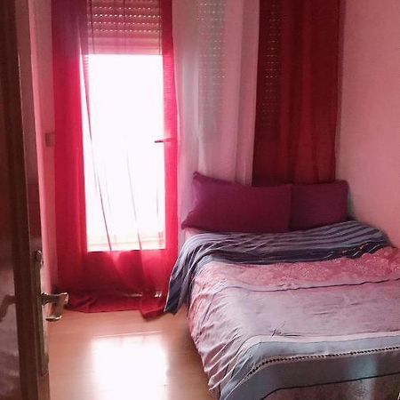 Apartamento De 3 Dormitorios Por Entrevias Madrid Exteriér fotografie